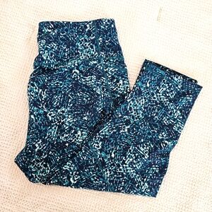 Old Navy Powersoft active Capri Workout leggings in blue print